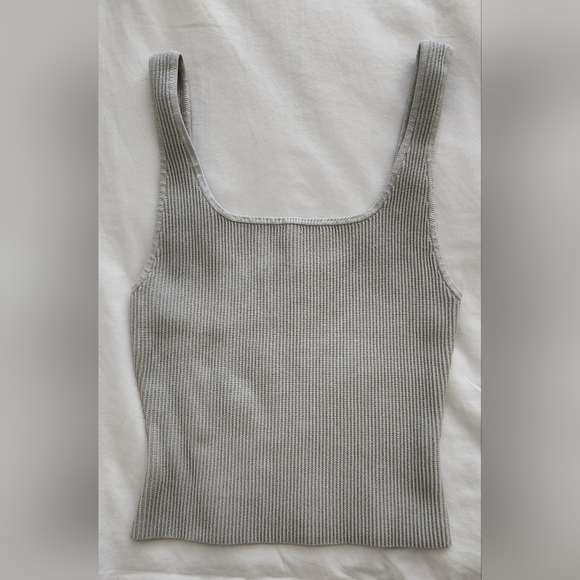 Babaton Knit Crop Top - Picture 1 of 8